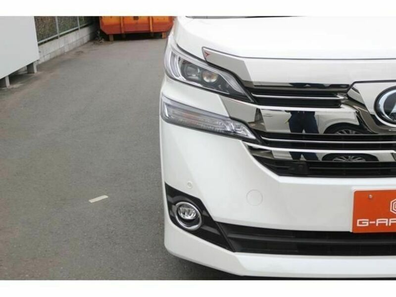 VELLFIRE-11