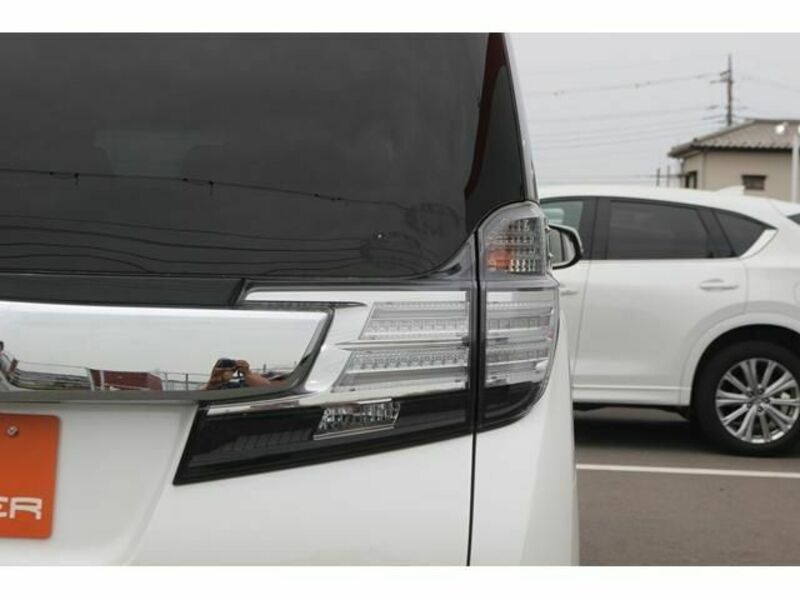 VELLFIRE-12