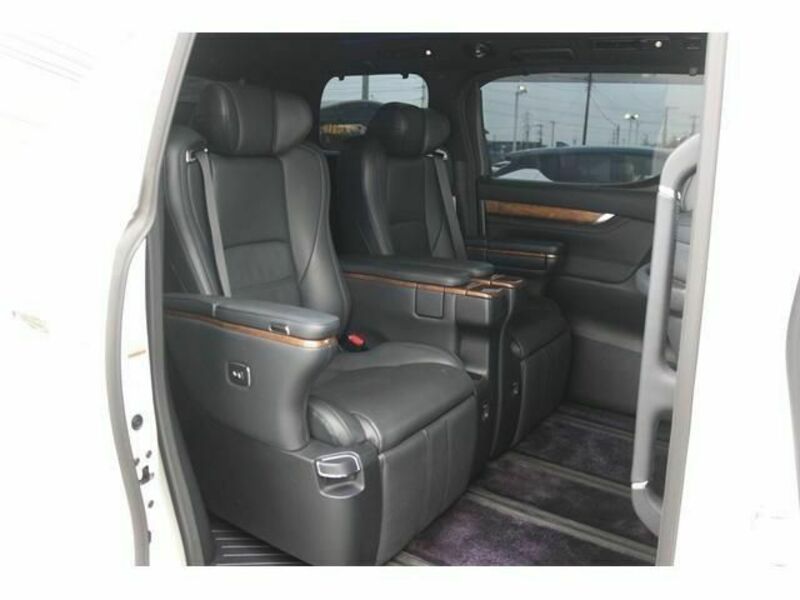VELLFIRE-14