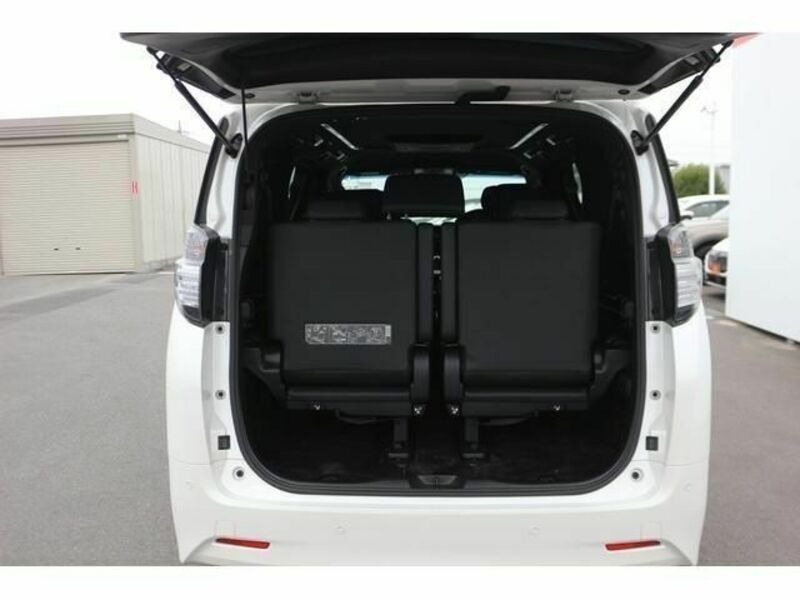 VELLFIRE-17