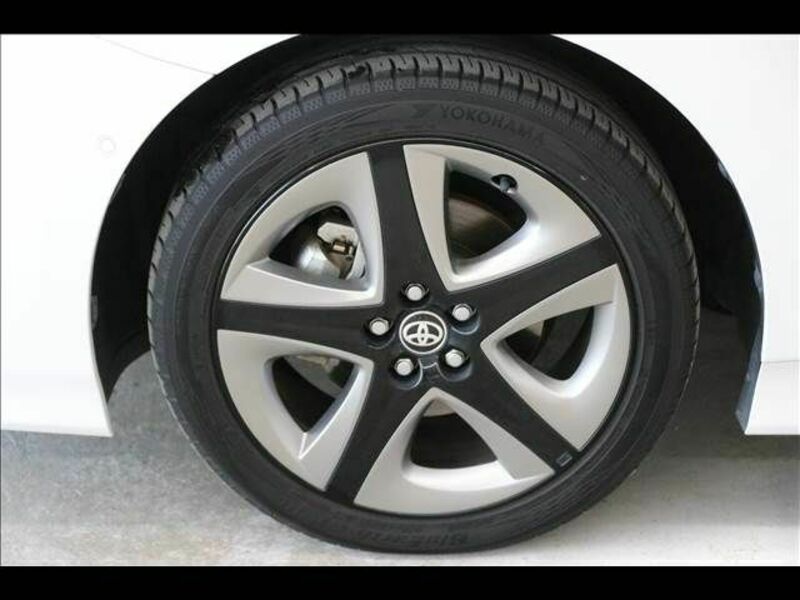 PRIUS PHV-9