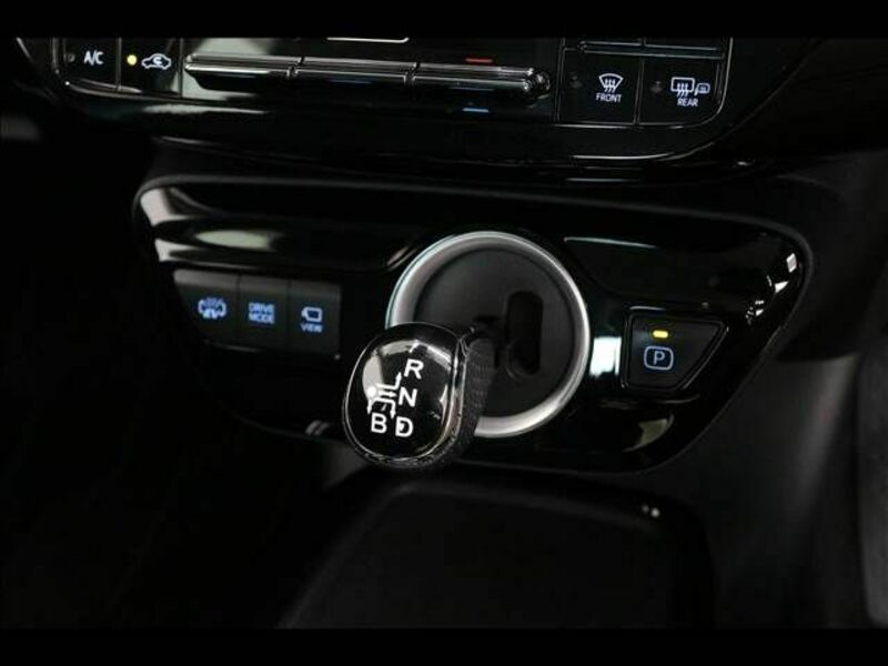 PRIUS PHV-16