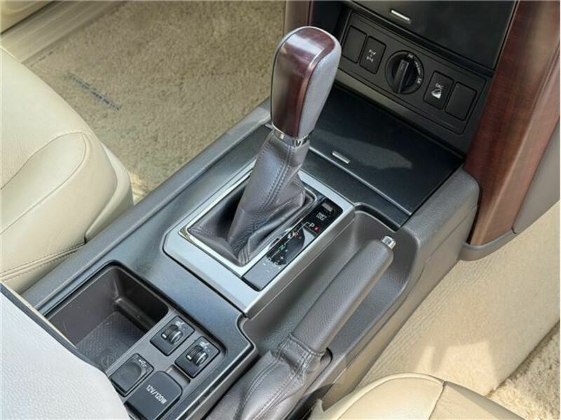 LAND CRUISER PRADO-11