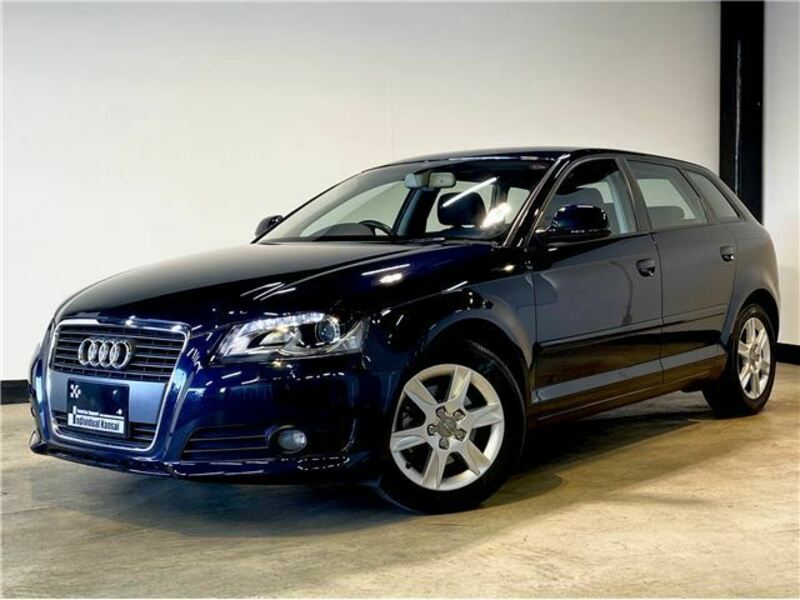 AUDI　A3