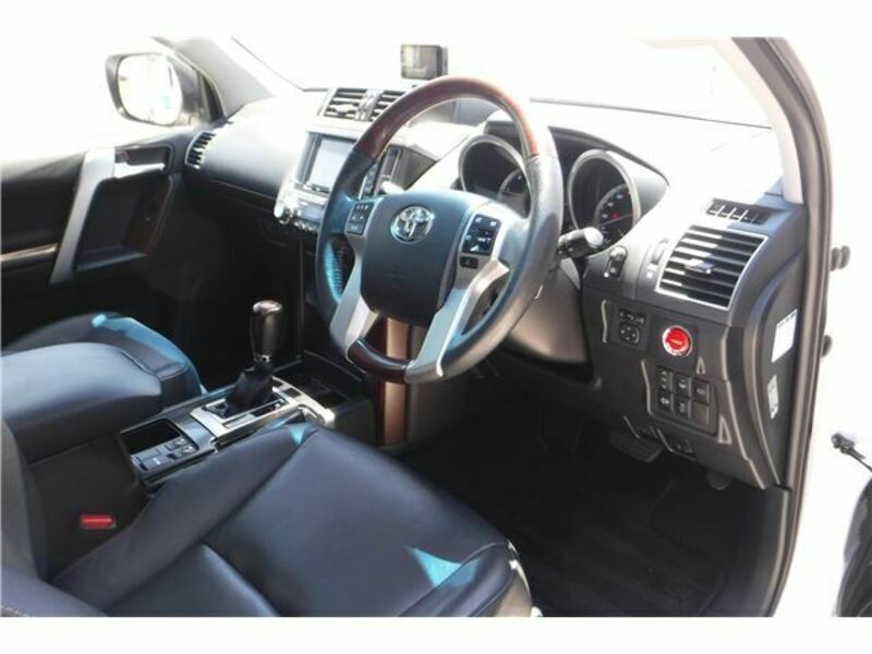 LAND CRUISER PRADO-18