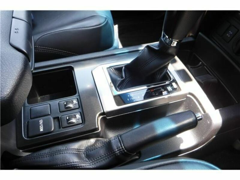 LAND CRUISER PRADO-23