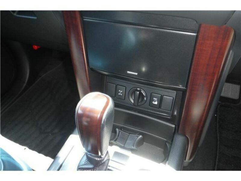 LAND CRUISER PRADO-25
