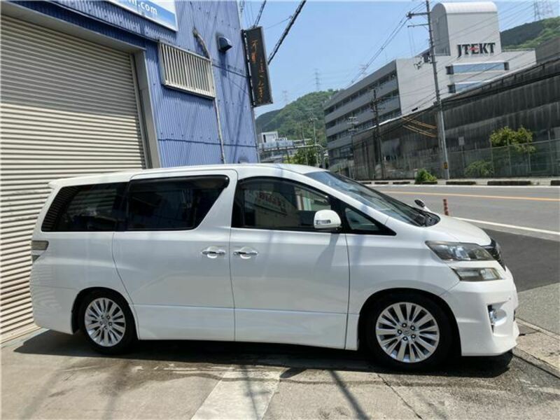 VELLFIRE-13