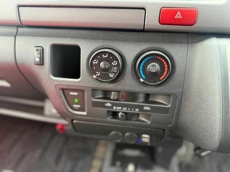 HIACE VAN-41
