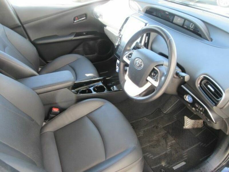 PRIUS PHV-6