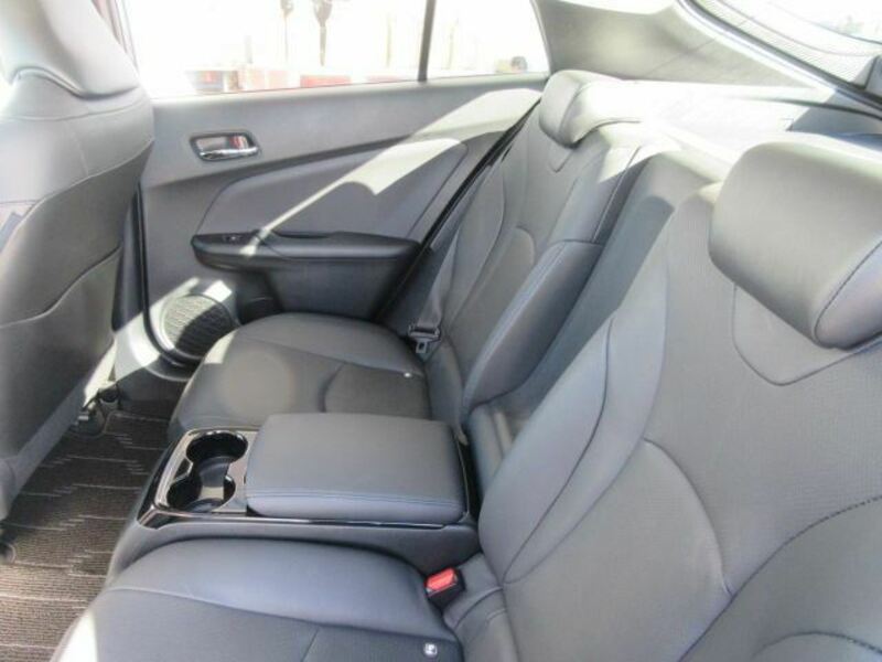 PRIUS PHV-8
