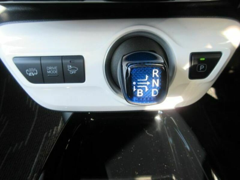 PRIUS PHV-17