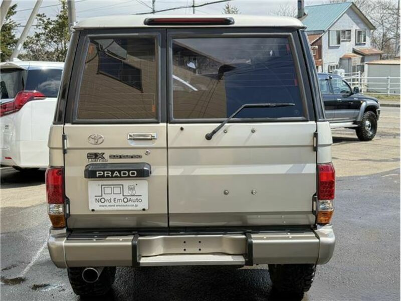 LAND CRUISER PRADO-1