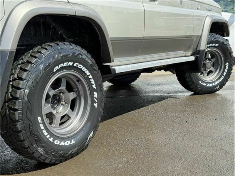 LAND CRUISER PRADO-13