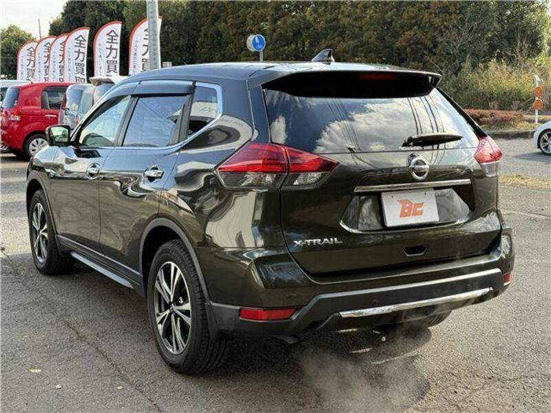 X-TRAIL-1