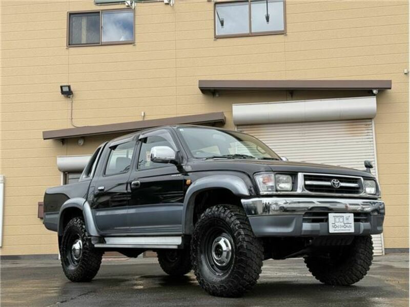 TOYOTA　HILUX
