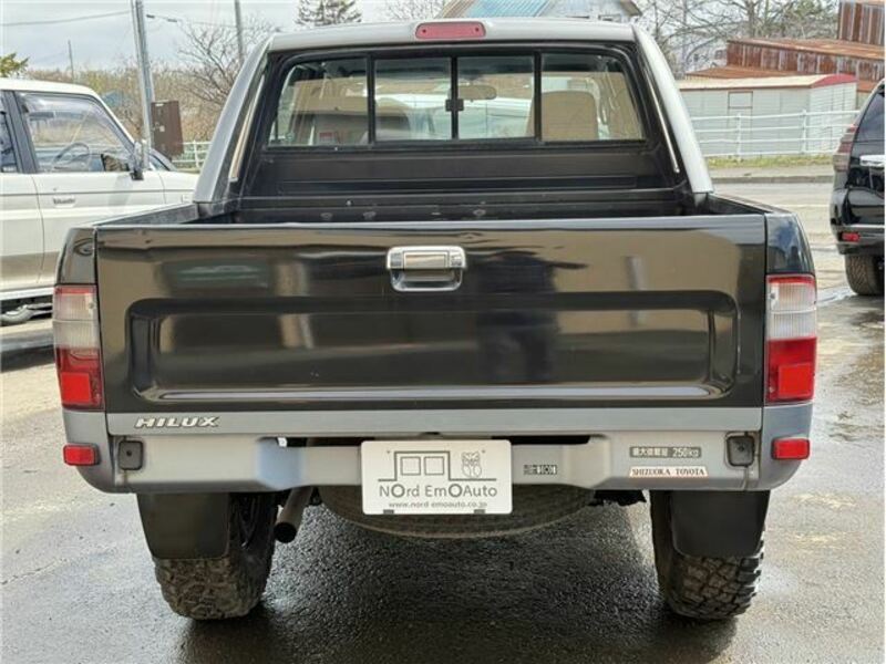 HILUX-1