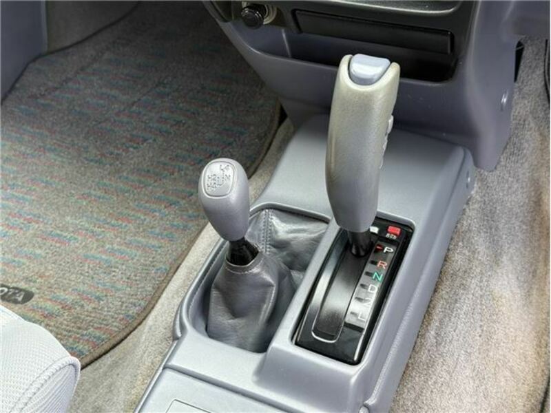 HILUX-14