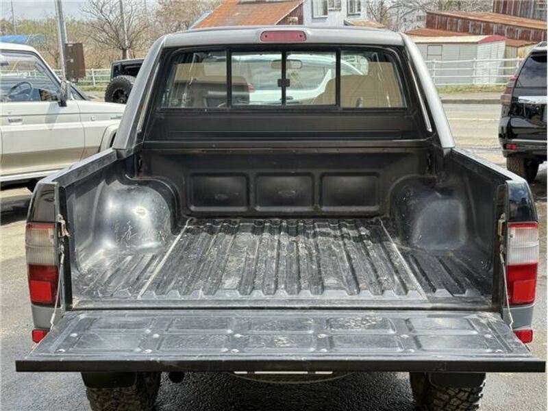 HILUX-15