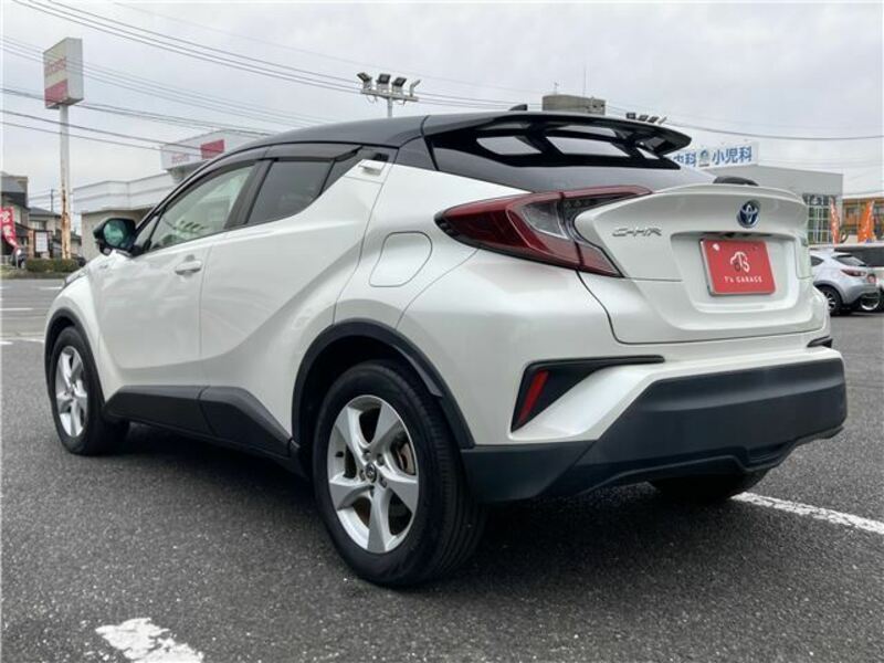 C-HR-8