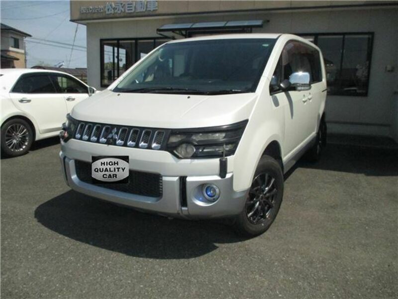 MITSUBISHI　DELICA D5