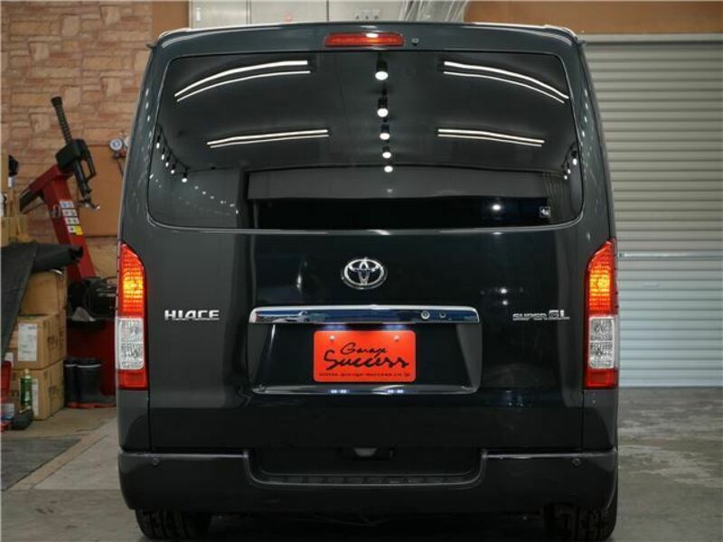 HIACE VAN-27