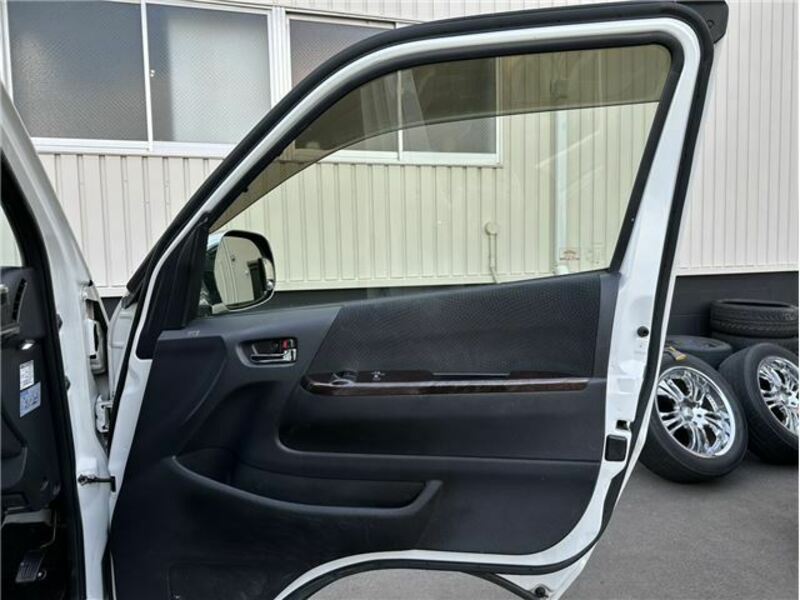 HIACE VAN-12