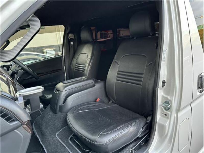 HIACE VAN-13