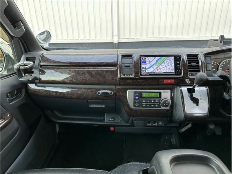 HIACE VAN-19