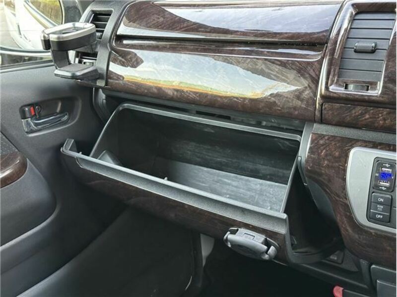 HIACE VAN-23