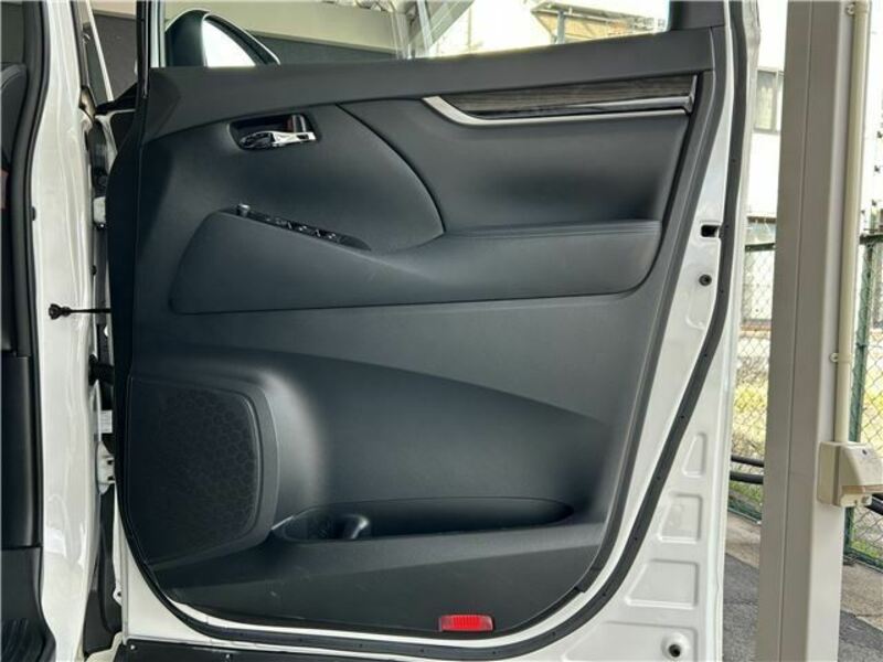 ALPHARD-16