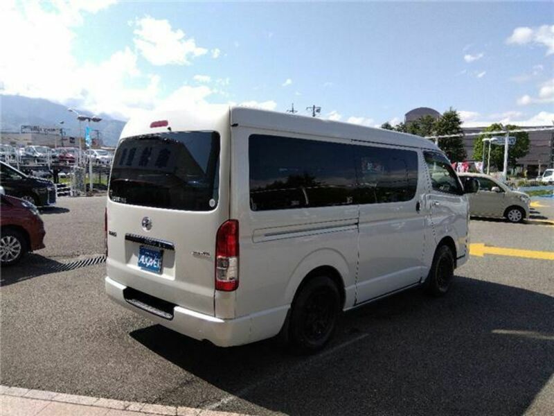 HIACE VAN-1