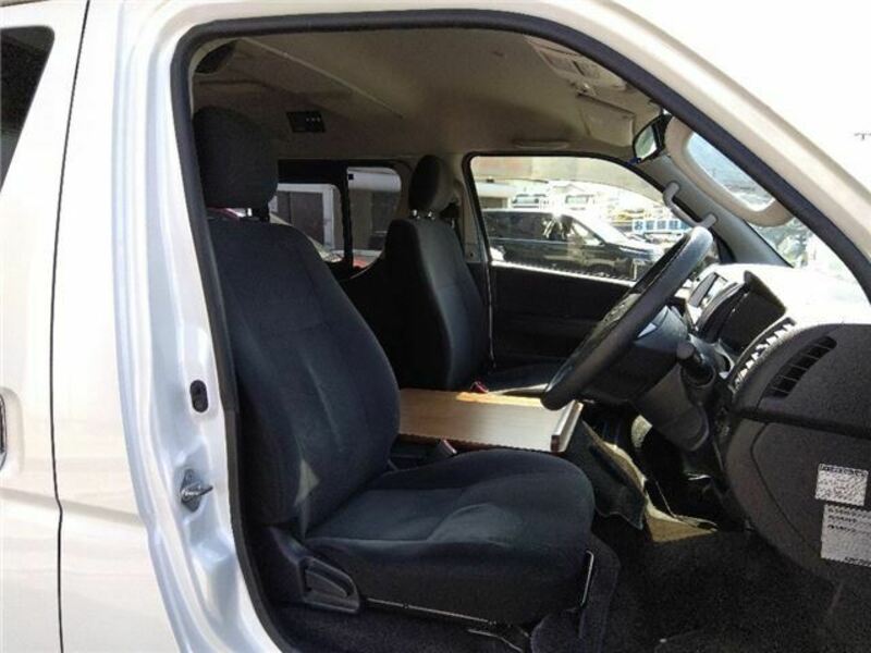 HIACE VAN-13