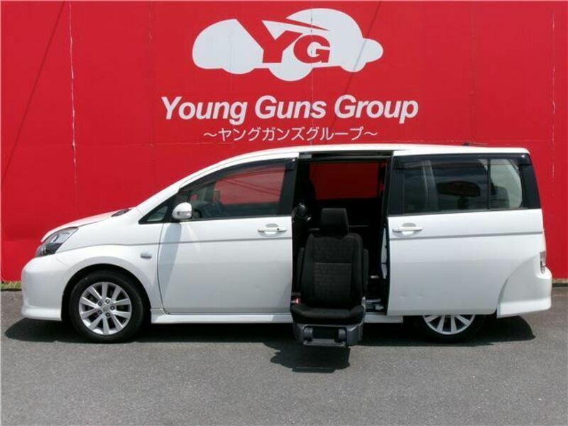 TOYOTA　ISIS