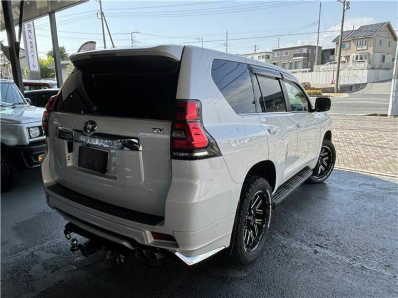 LAND CRUISER PRADO-1