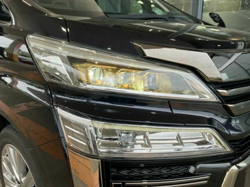VELLFIRE-28
