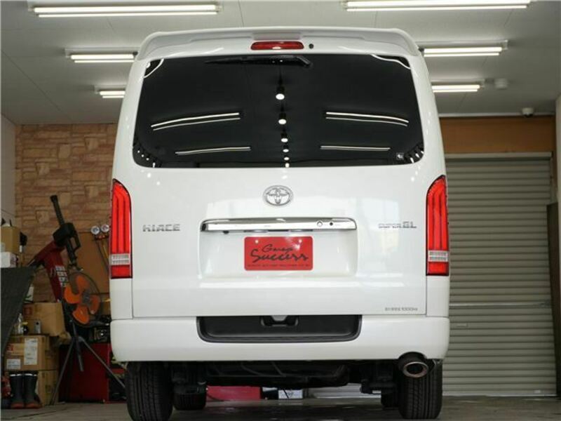 HIACE VAN-13