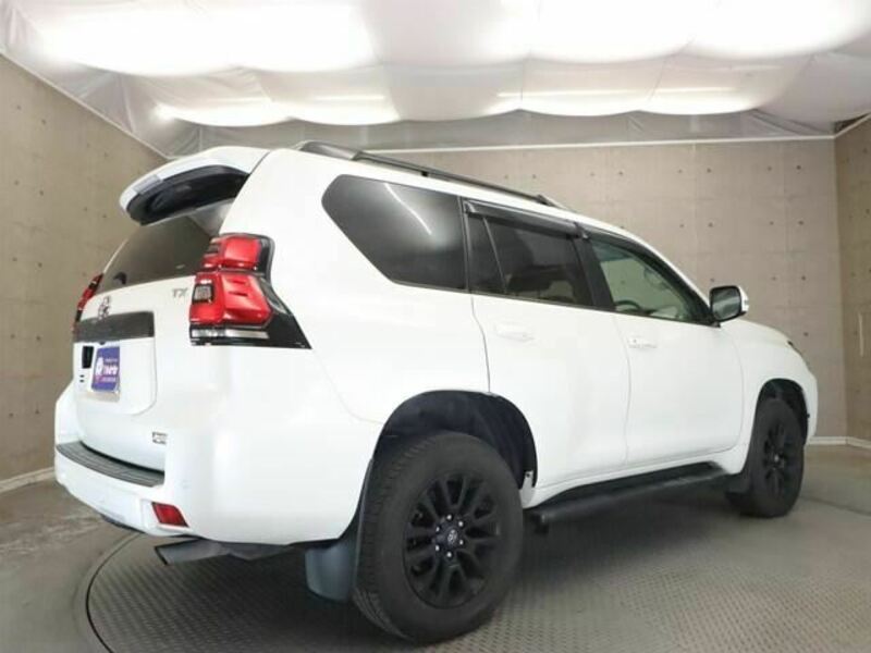 LAND CRUISER PRADO-6