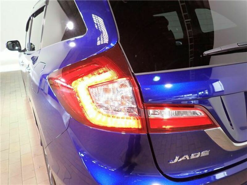 JADE-33