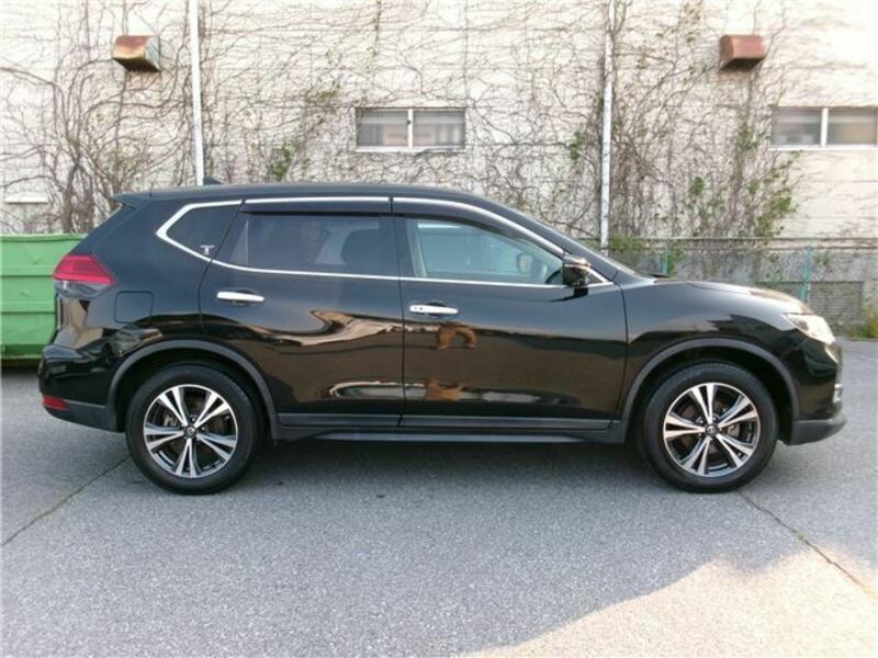 X-TRAIL-5