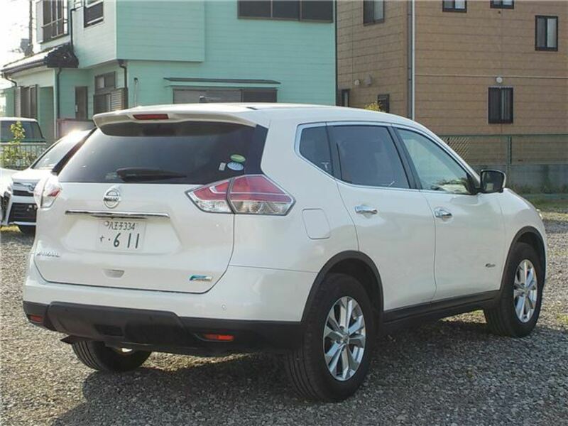 X-TRAIL