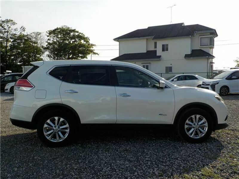 X-TRAIL