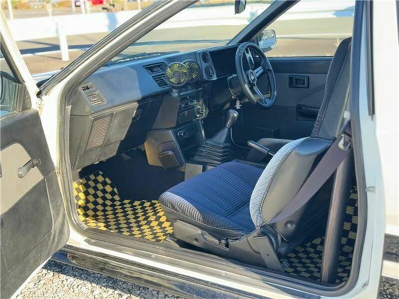 COROLLA LEVIN-2