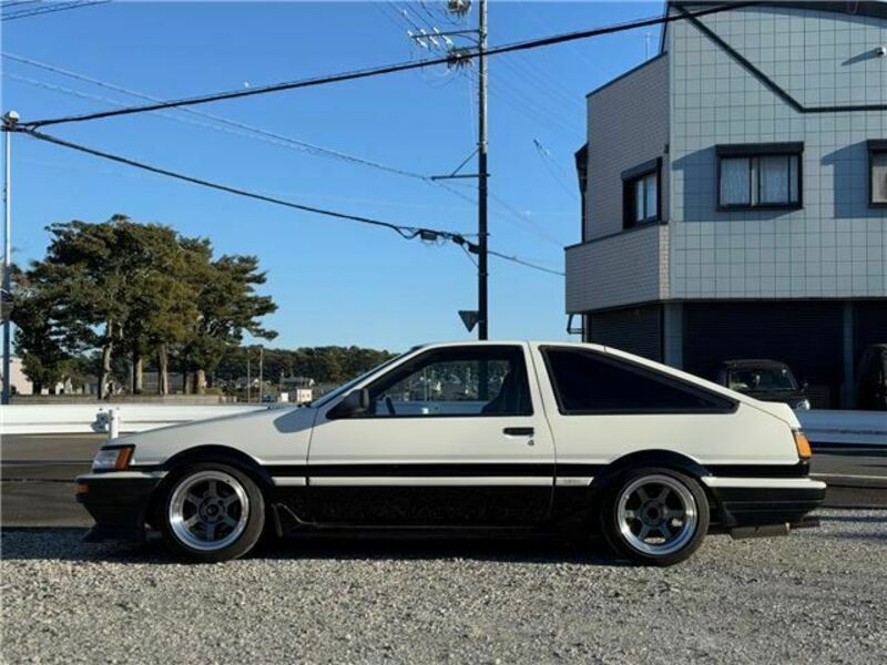 COROLLA LEVIN-32