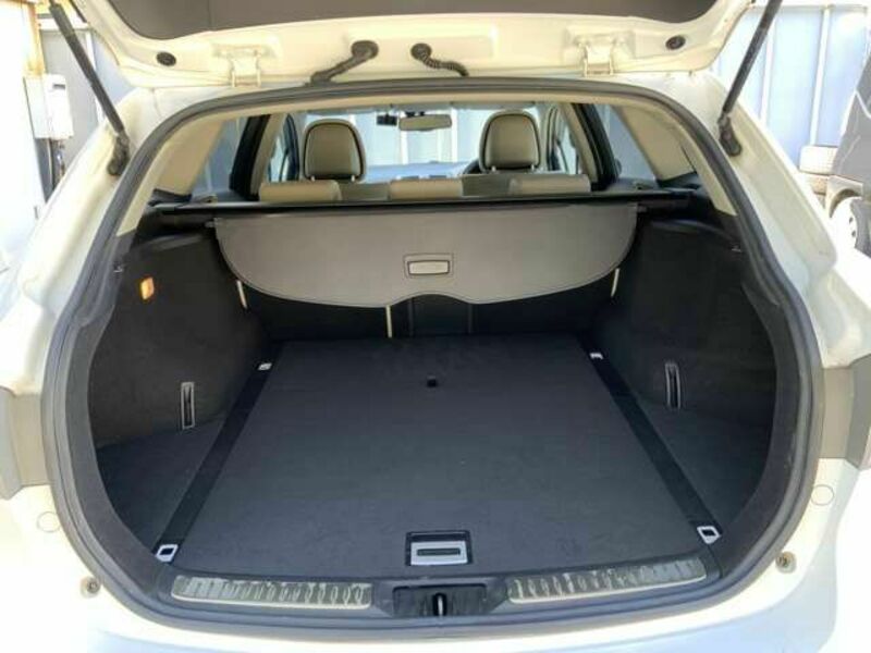 AVENSIS WAGON-8