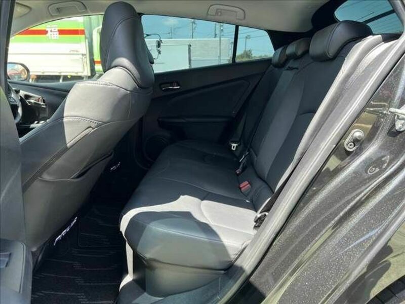PRIUS-8