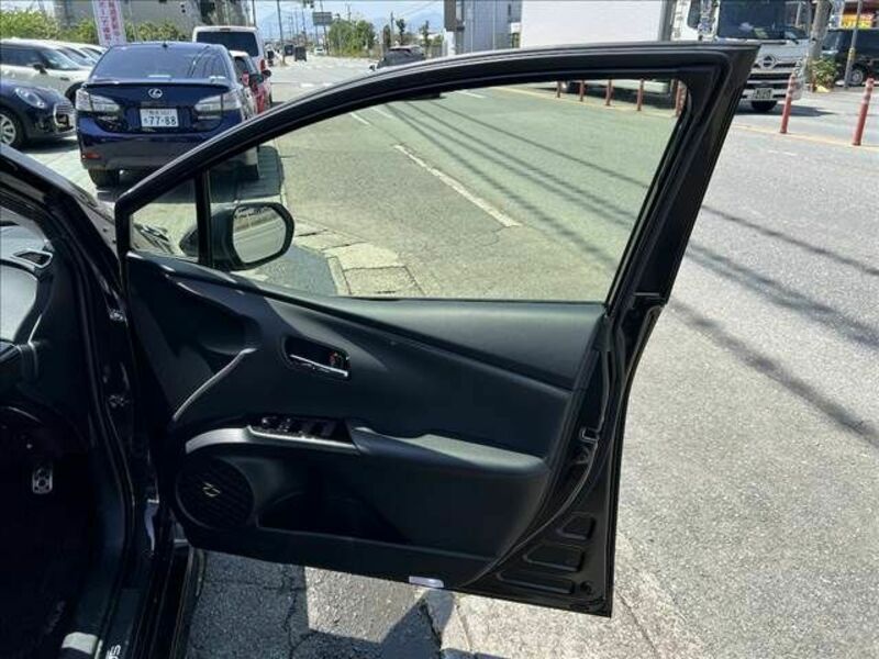 PRIUS-11