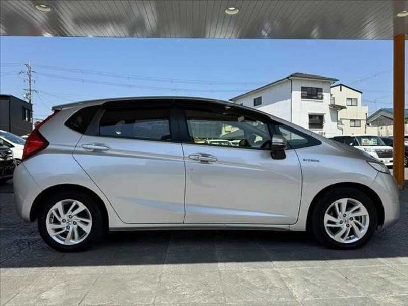 FIT HYBRID-11