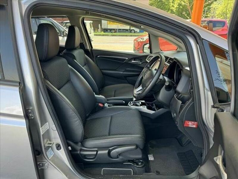 FIT HYBRID-15