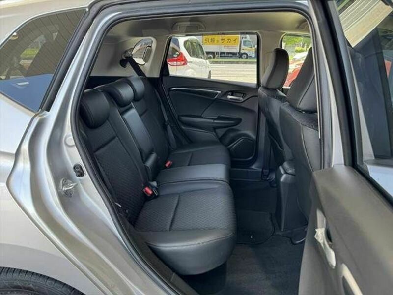 FIT HYBRID-16